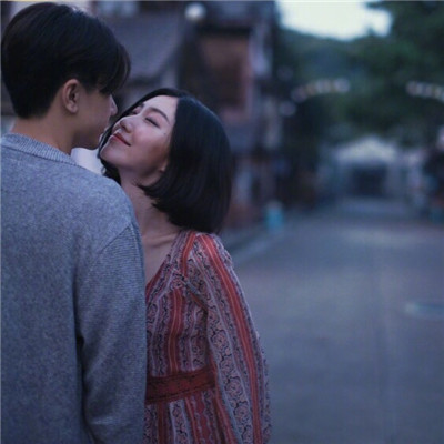 情侣亲吻唯美YY头像_浪漫情侣接吻头像素材_www.jishuyy.com