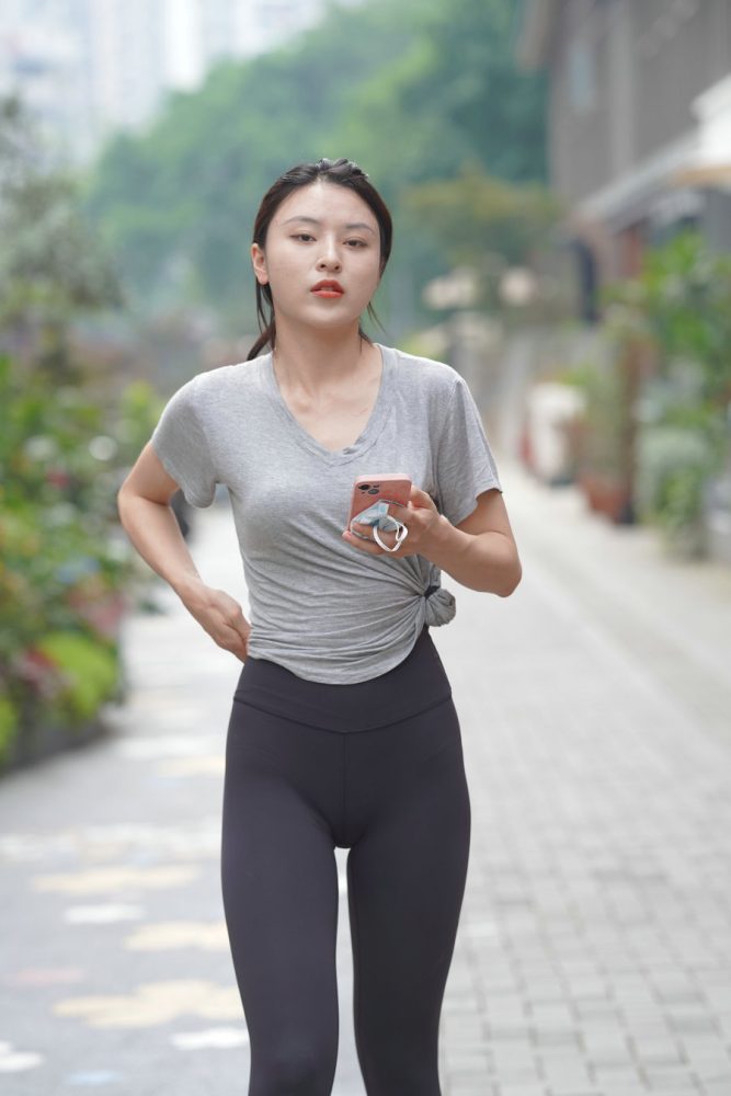 户外运动的瑜伽裤女孩J3008 845P2V