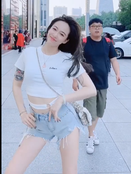 抖音擦边美女视频32000部