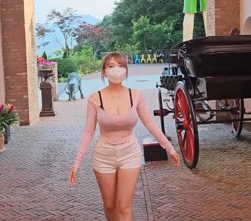 奥迪A8大灯，灯亮就是真理 韩国丰满女神「velvettube」186个精彩视频合集